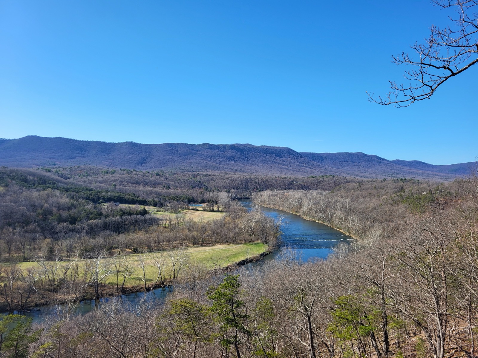 are dogs allowed in shenandoah river state park