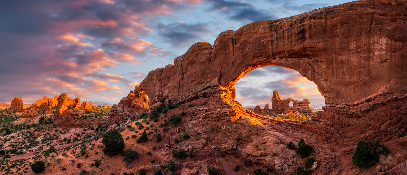 Arches and Canyonlands Hike and Explore